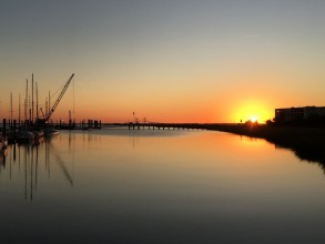 1045030